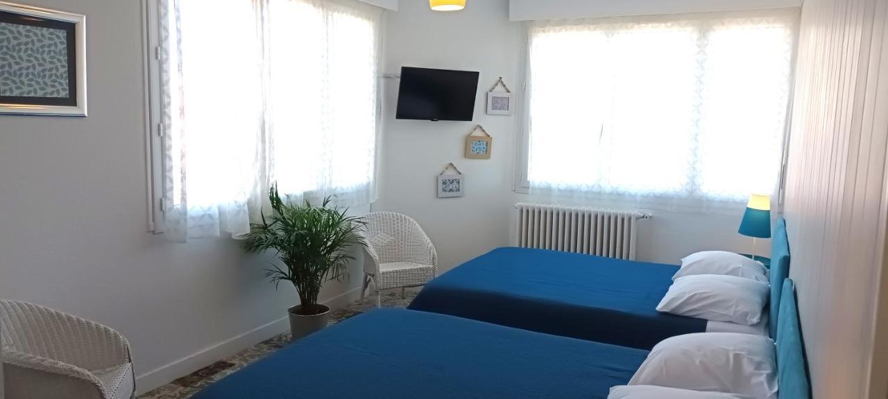 Hotel Le vent des globes à Les Sables-dʼOlonne Extérieur photo